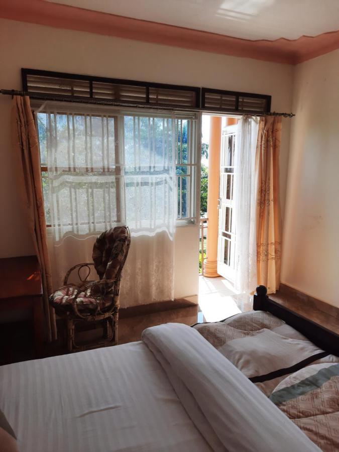 Airport Side Hotel Entebbe Exterior photo