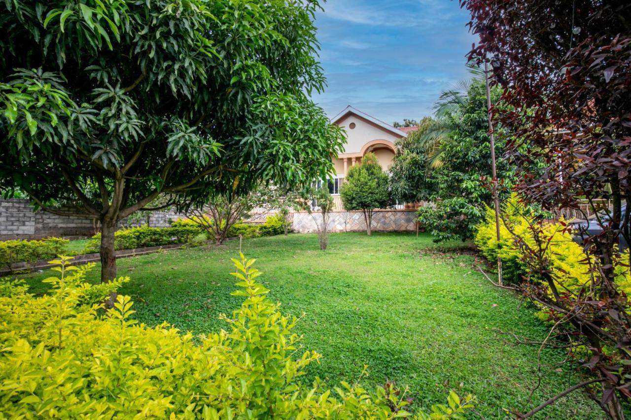 Airport Side Hotel Entebbe Exterior photo